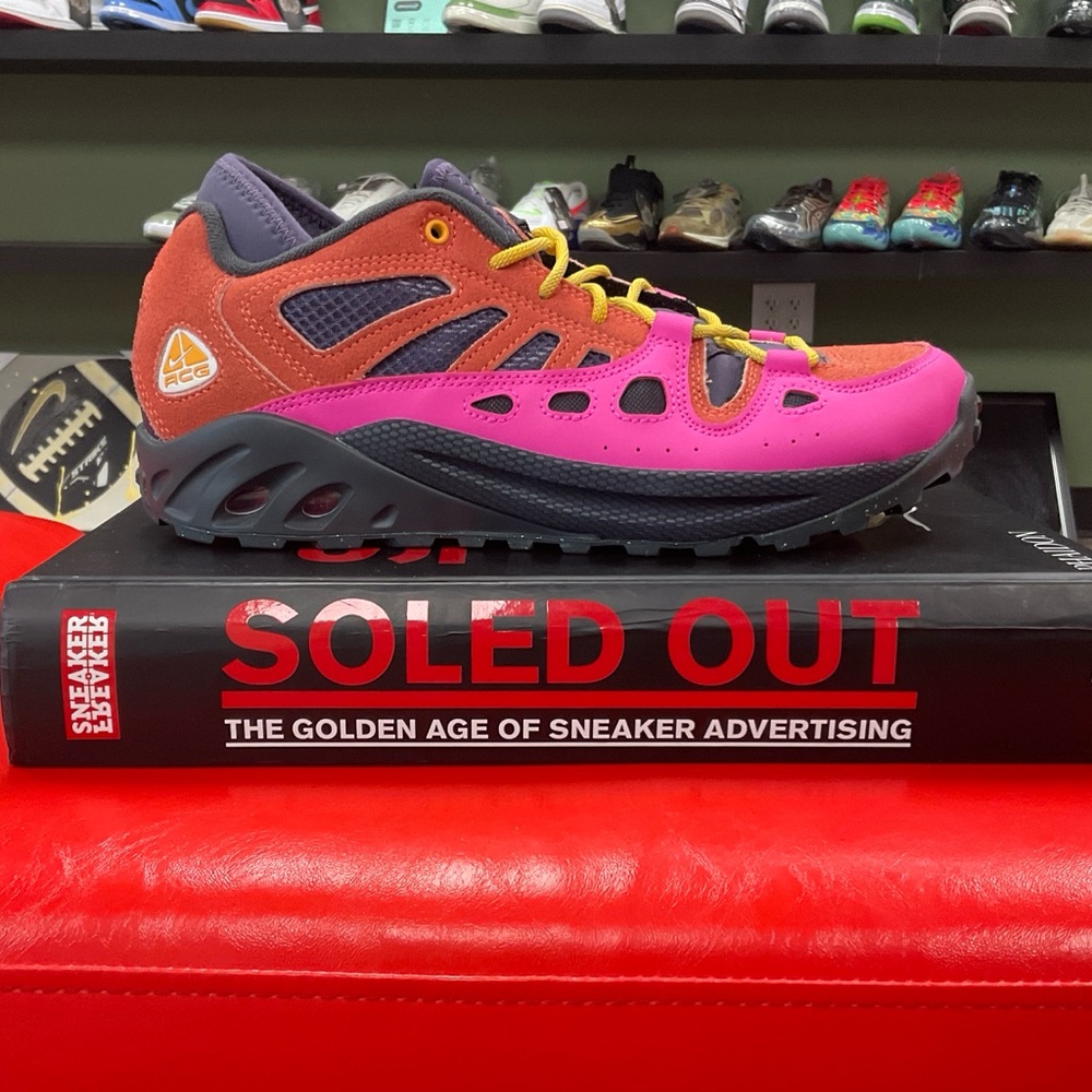 NIKE ACG TRAIL EXPLORAID WILD MAGO BRAND NEW